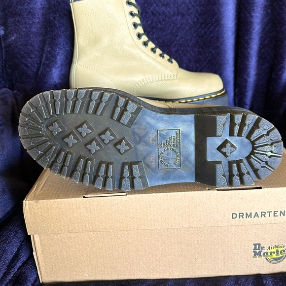 Dr. Martens 1460 Max Leather Platform Boots - Picture 9 of 12
